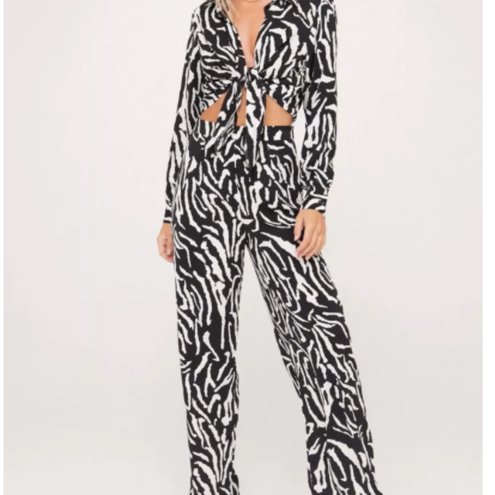 NWT Nasty Gal Size 4 "Zebra High Wasted Wide Leg Trousers"